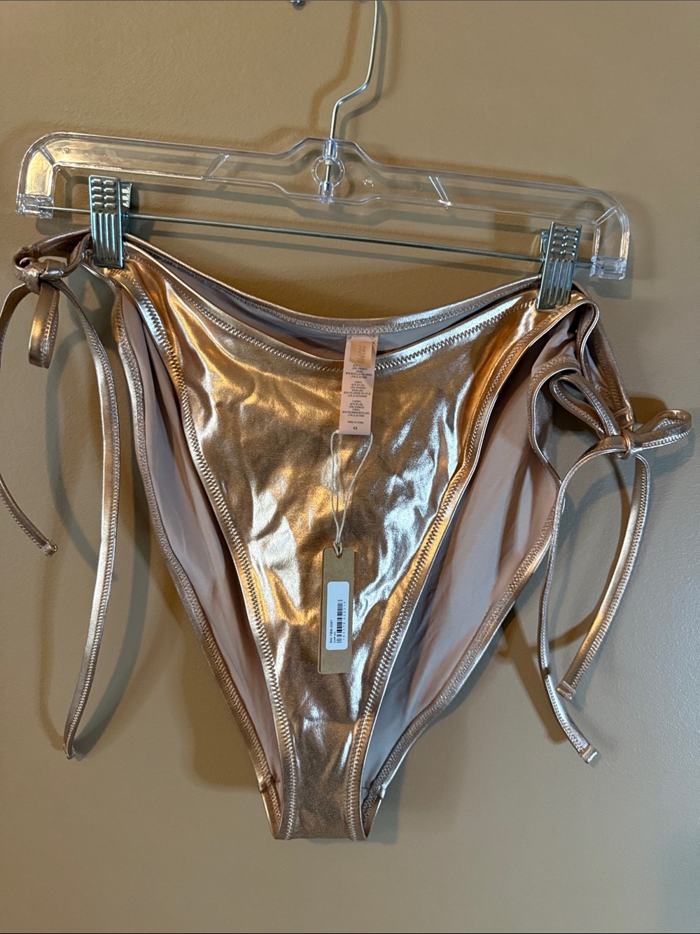 Skims gold metallic bikini bottom - Picture 2 of 5